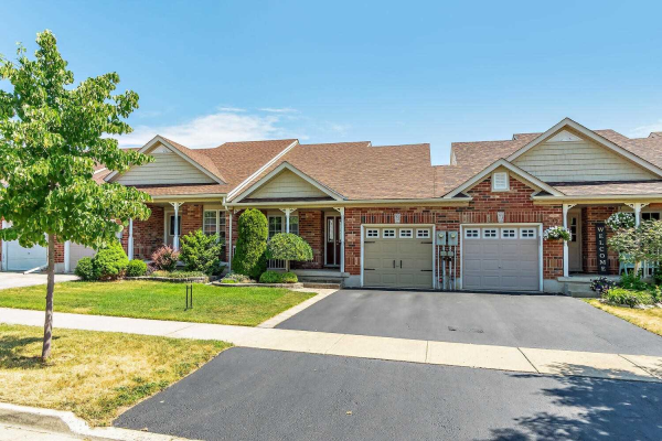 75 Doctor Moore Crt, Halton Hills