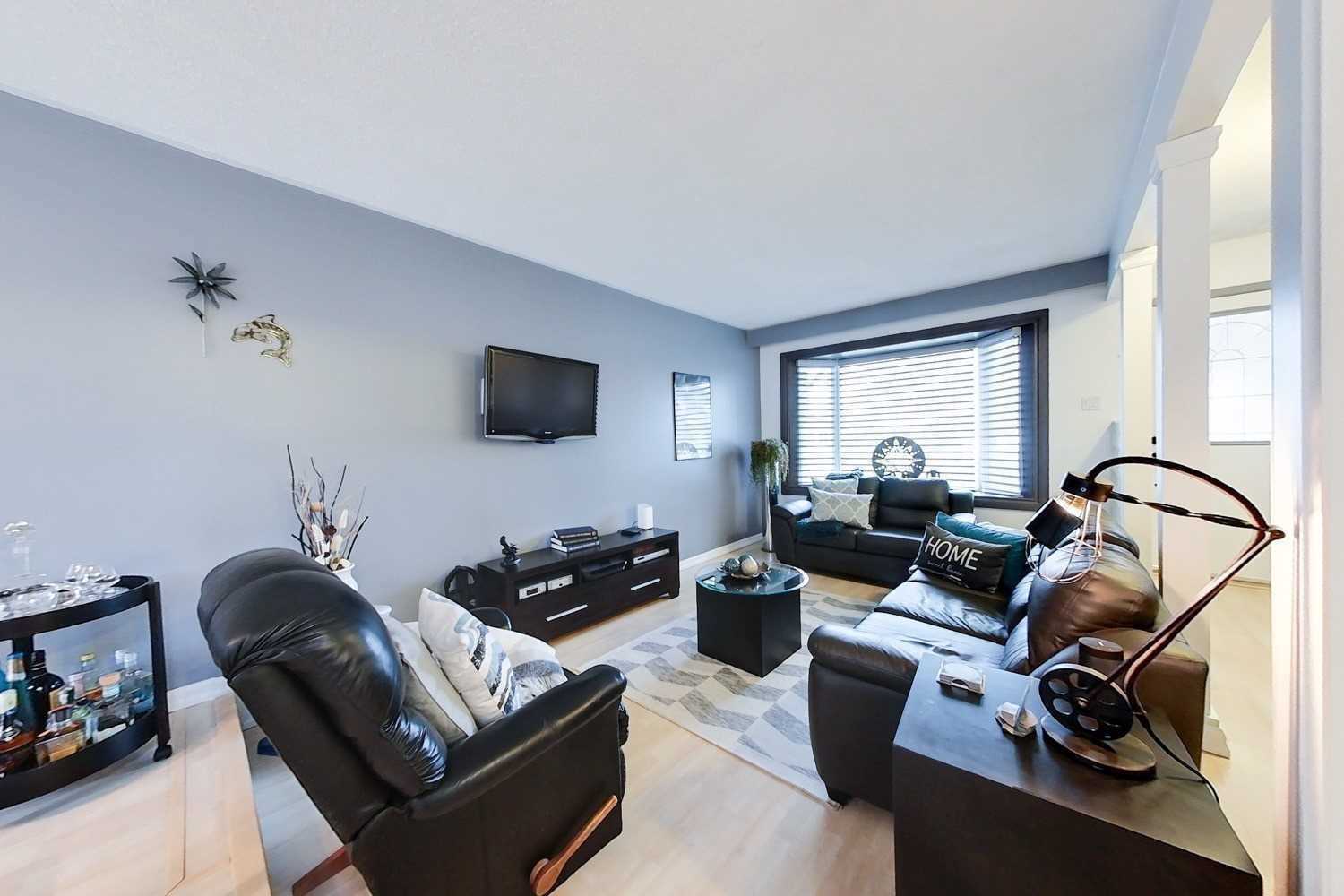 Listing W5766946 - Large Photo # 4