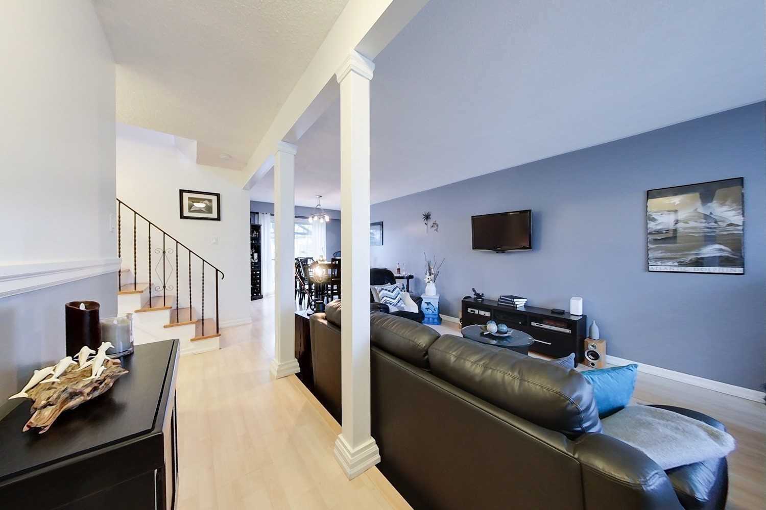 Listing W5766946 - Large Photo # 3
