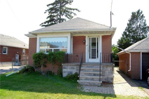 144 Winston Park Blvd, Toronto
