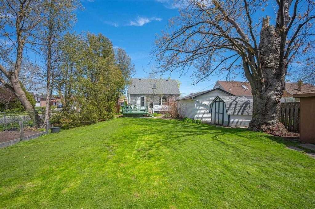 23 Pleasantview Avenue