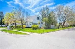 23 Pleasantview Avenue
