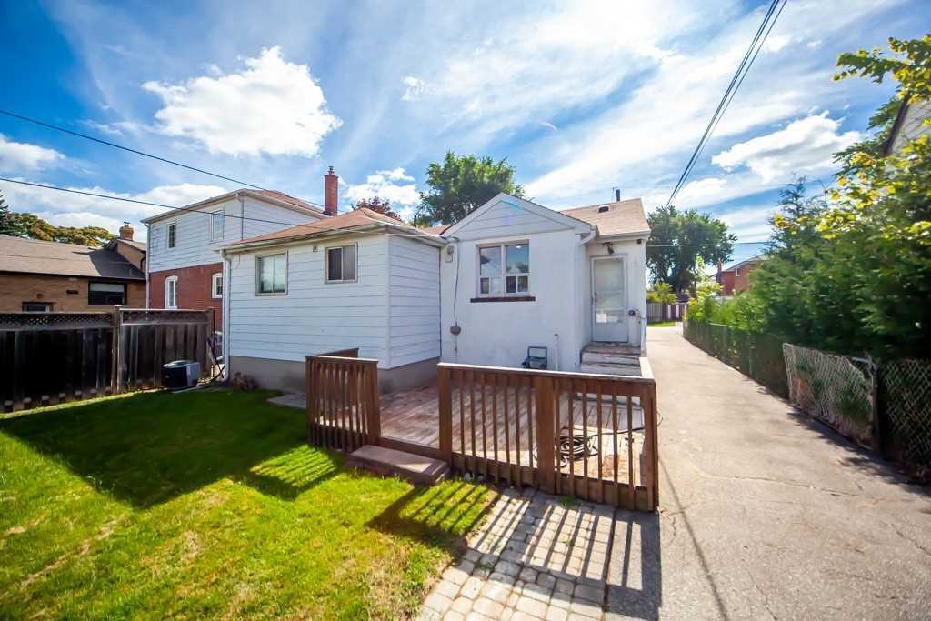 98 Delroy Dr