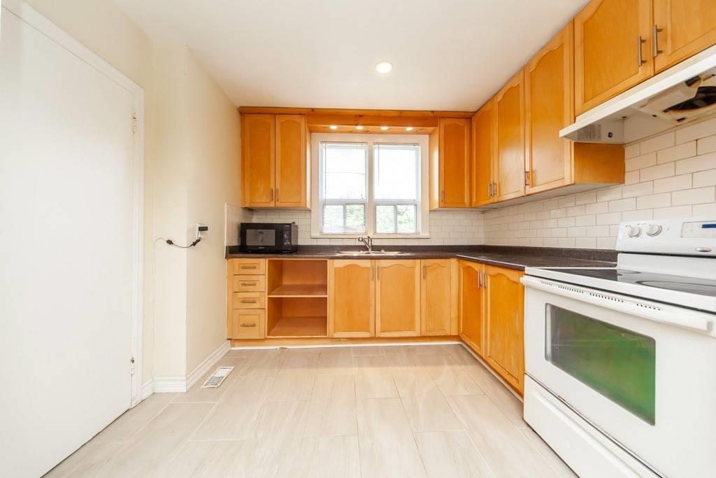 98 Delroy Dr