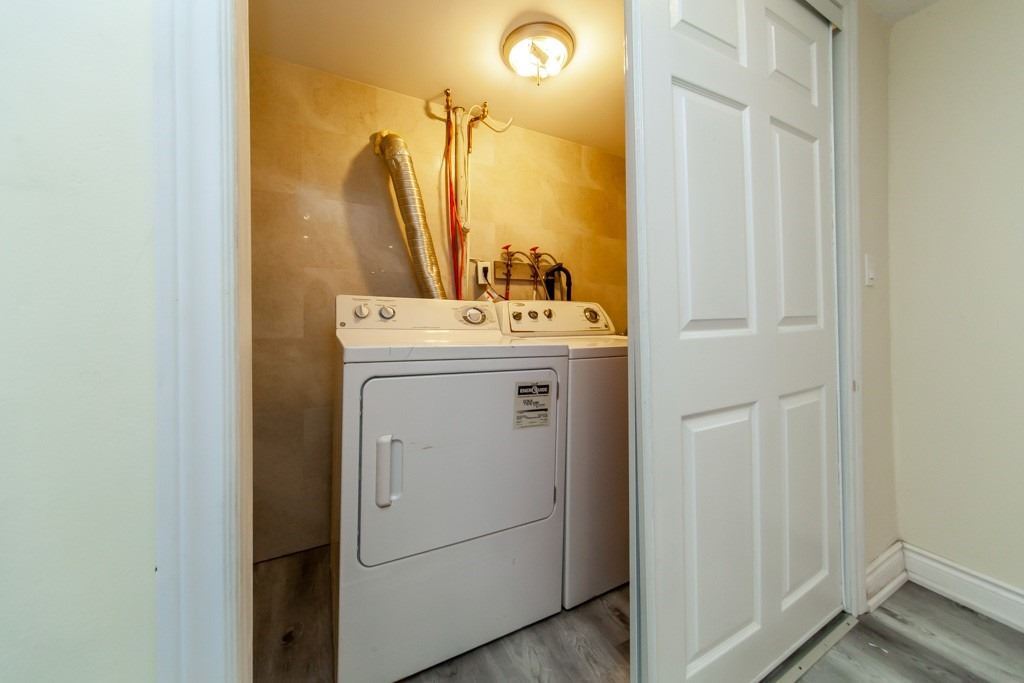 98 Delroy Dr