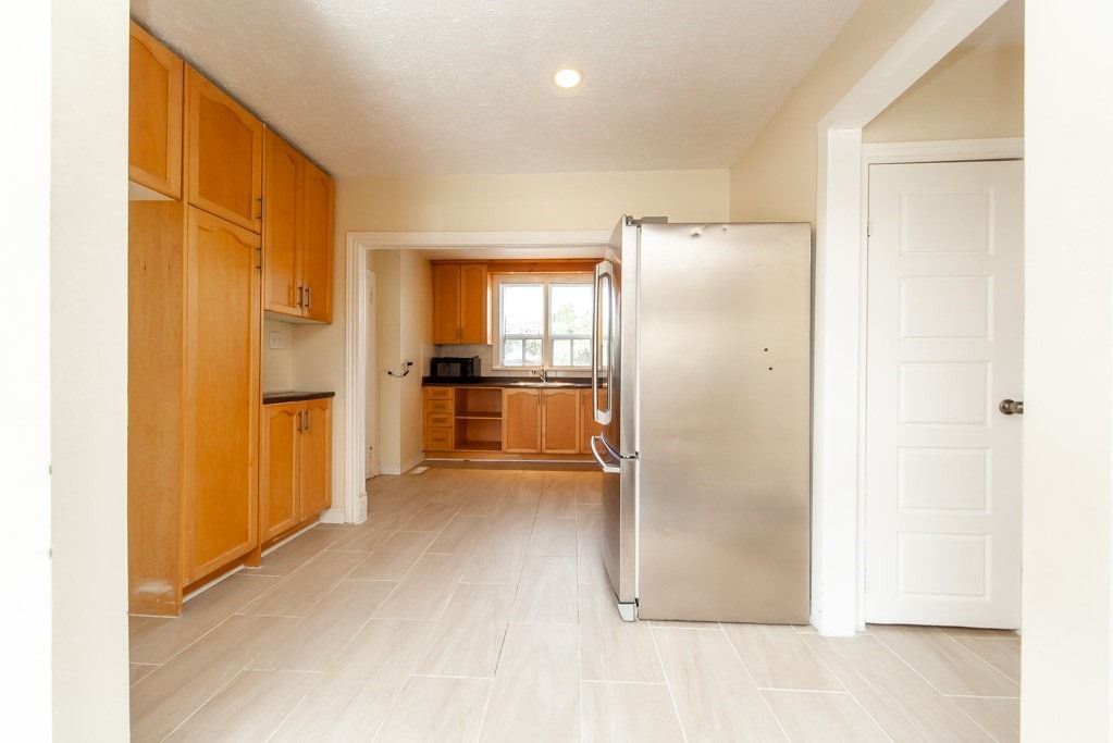 98 Delroy Dr