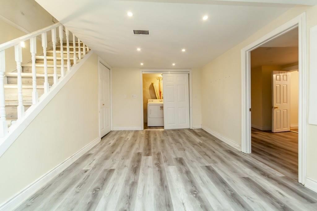 98 Delroy Dr