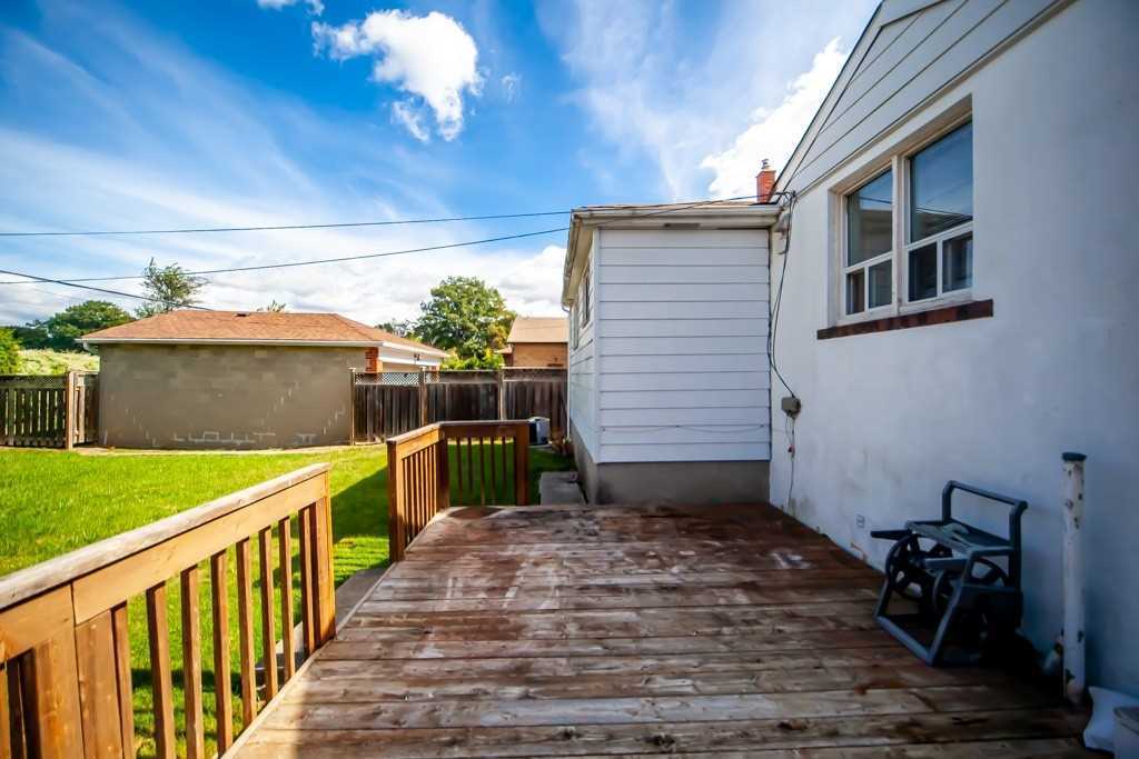 98 Delroy Dr