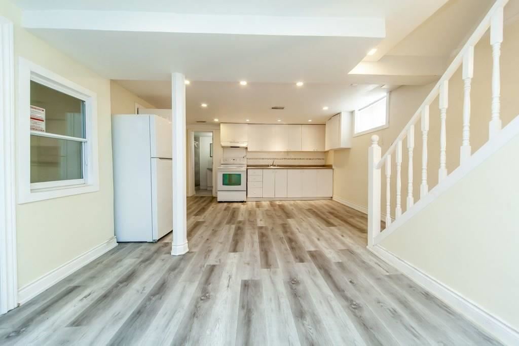 98 Delroy Dr