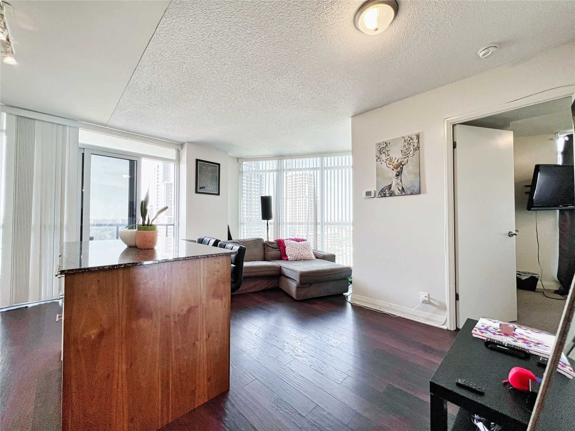 Listing W5770371 - Large Photo # 4
