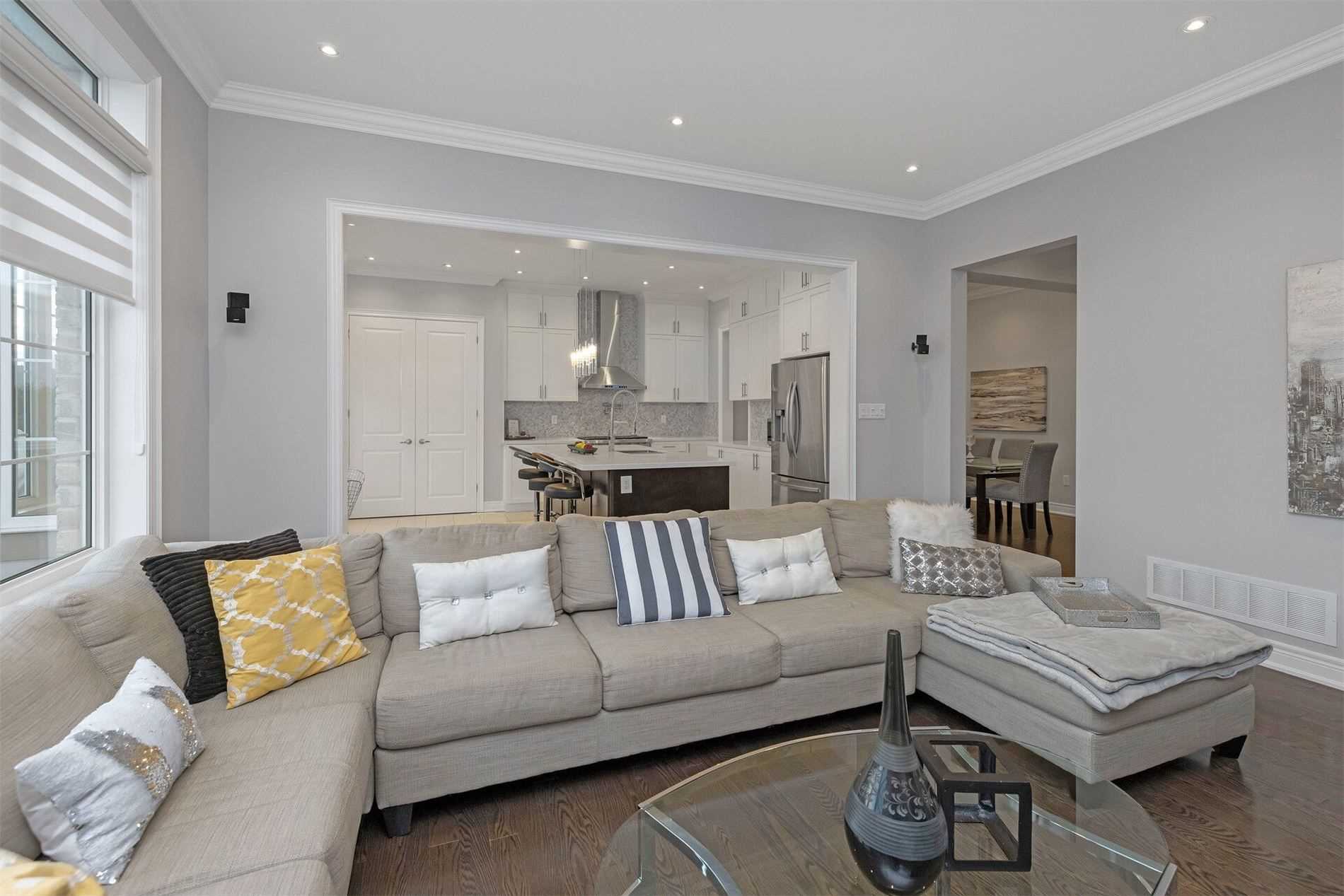 98 Antibes Dr