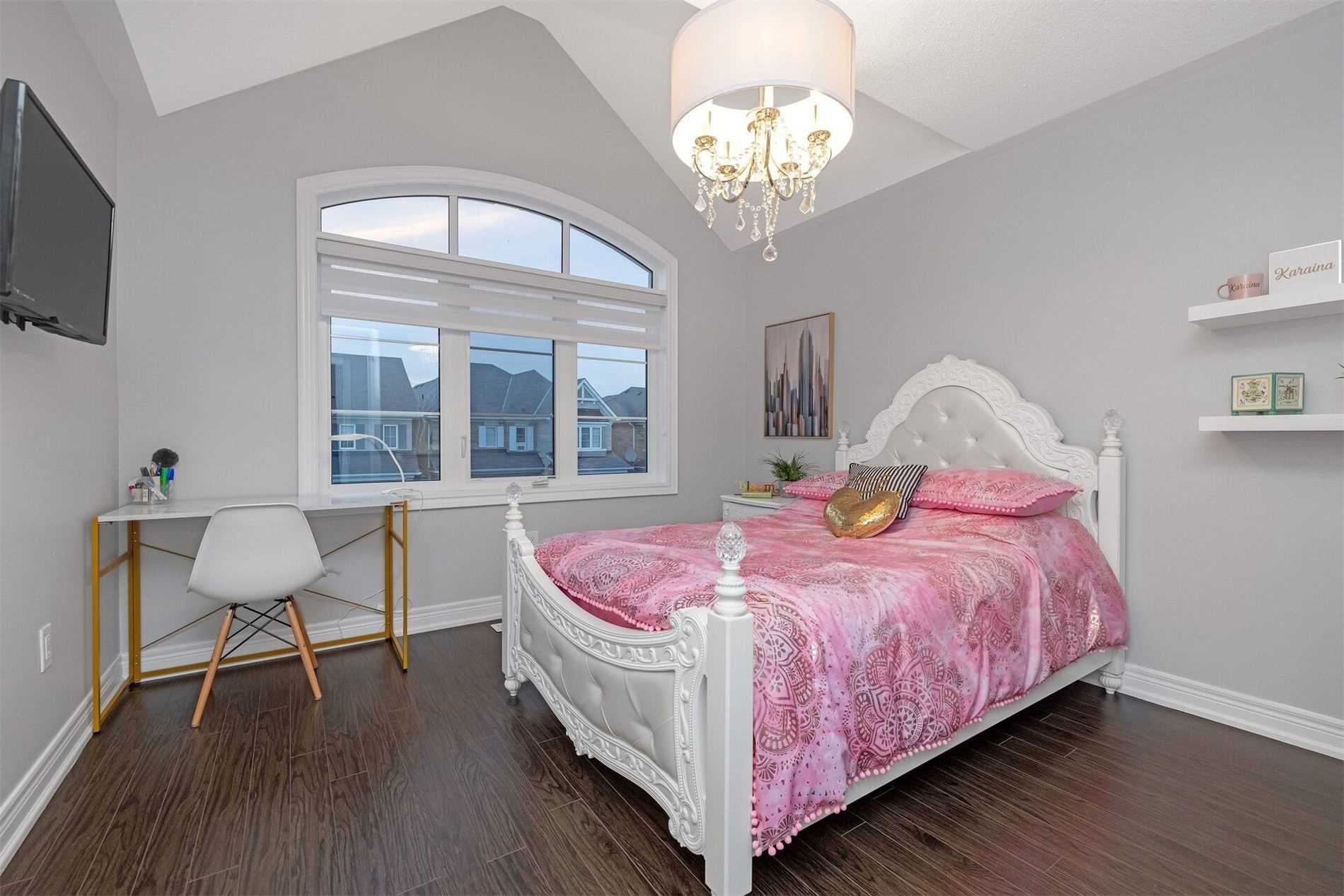 98 Antibes Dr