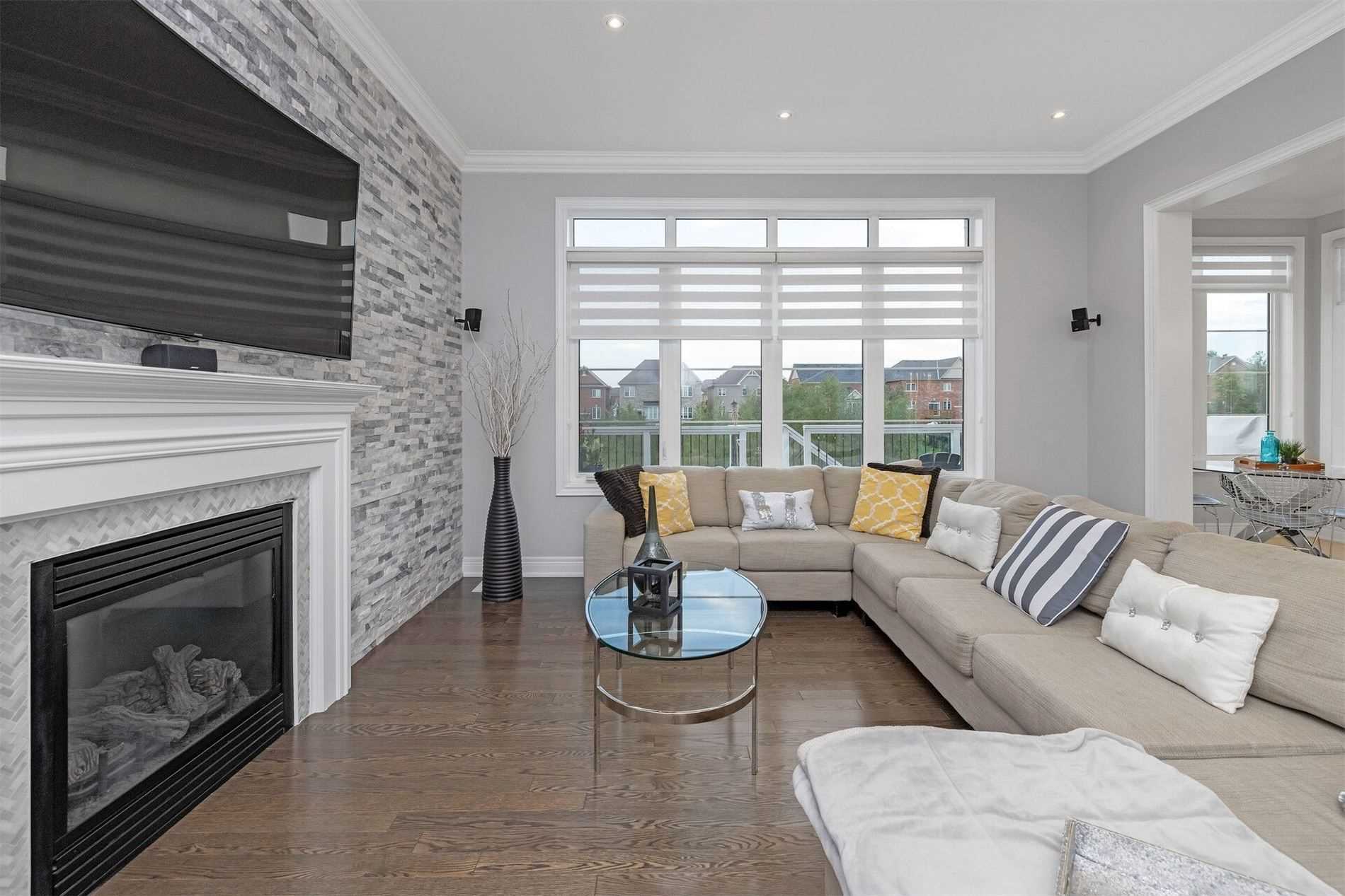 98 Antibes Dr