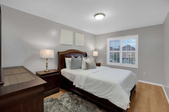 2346 Newcastle Cres