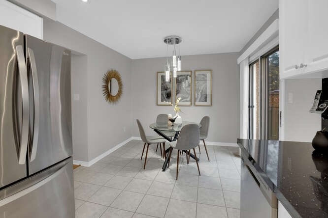 2346 Newcastle Cres
