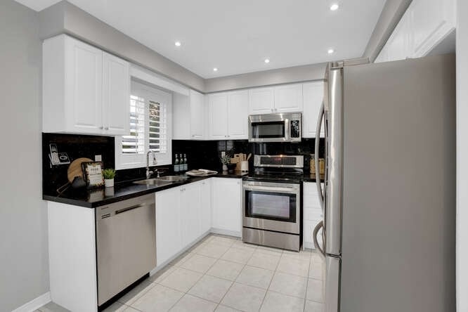 2346 Newcastle Cres