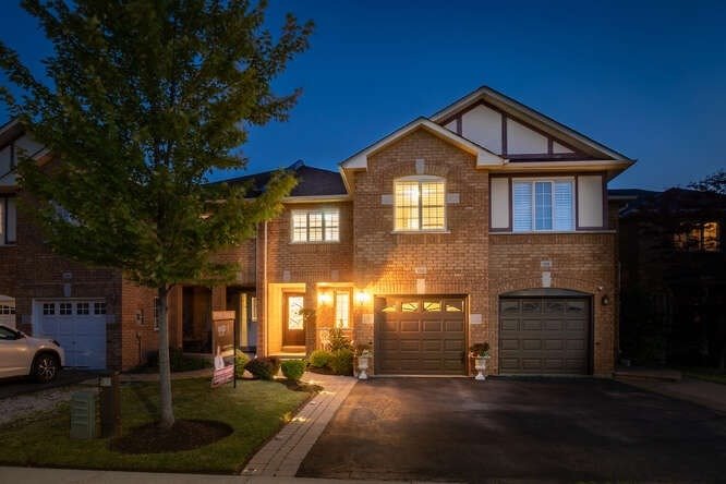 2346 Newcastle Cres