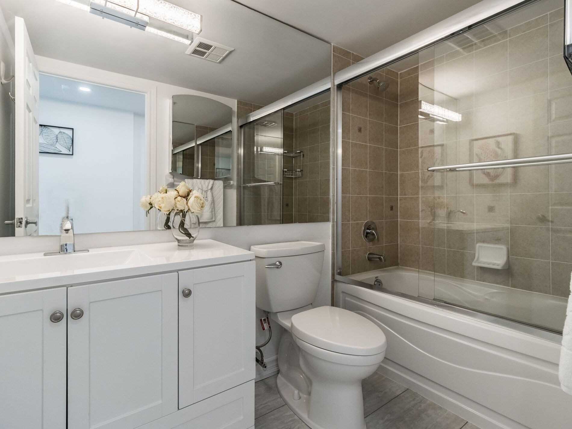 3880 Duke Of York Blvd, #1906