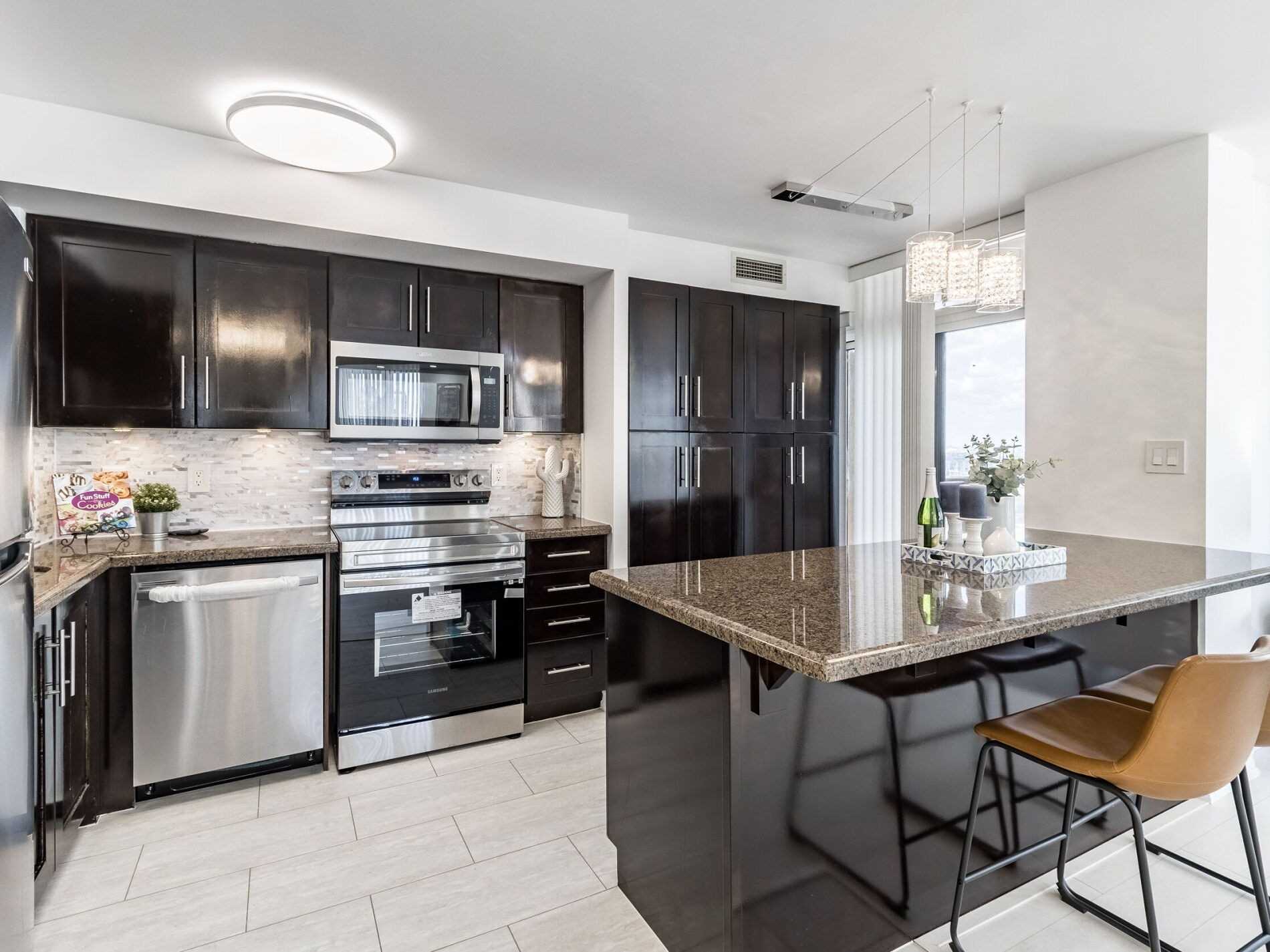 3880 Duke Of York Blvd, #1906
