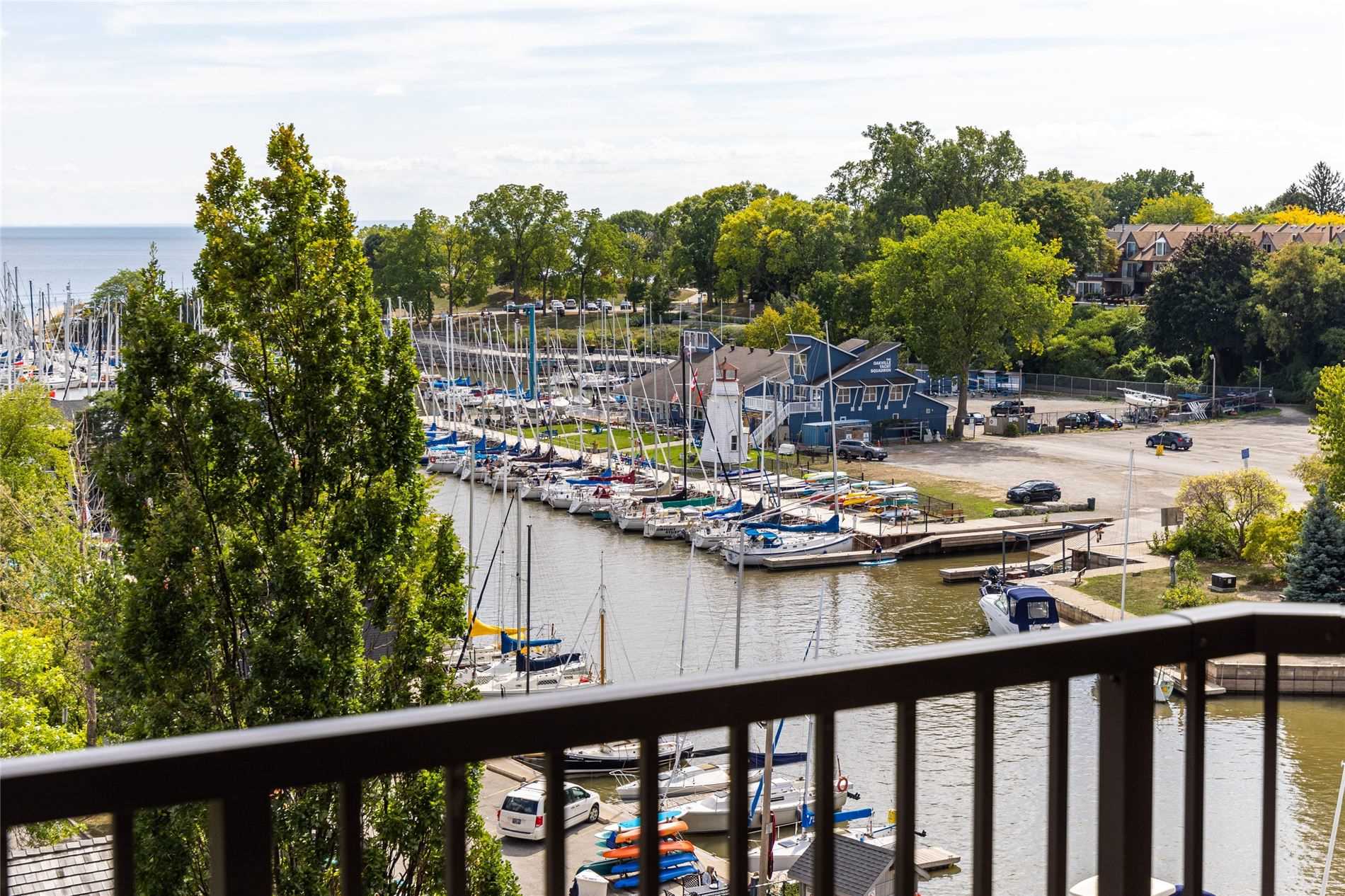 100 Lakeshore Rd E, #802