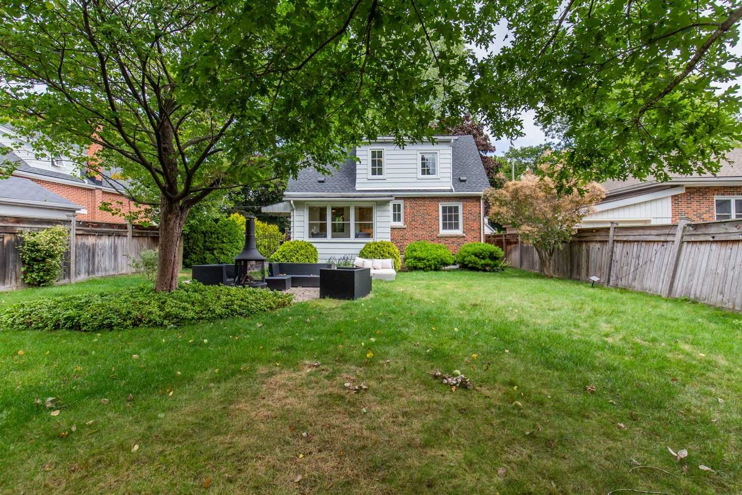 978 North Shore Boulevard W