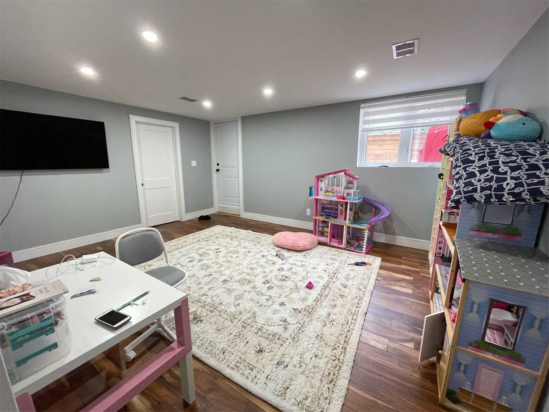 260 Hillside Drive