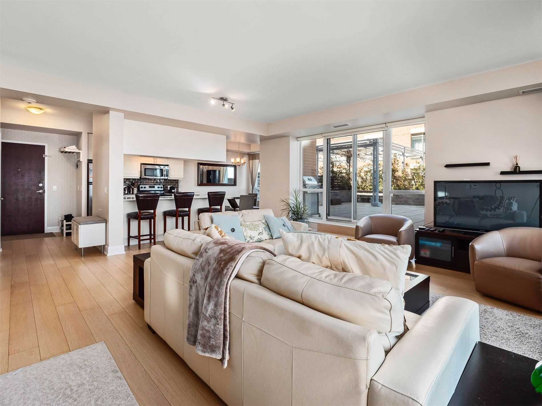 Listing W5775676 - Large Photo # 3
