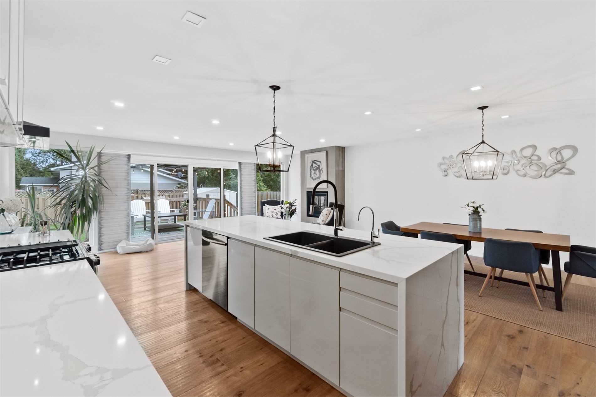 6043 Old Church Road
