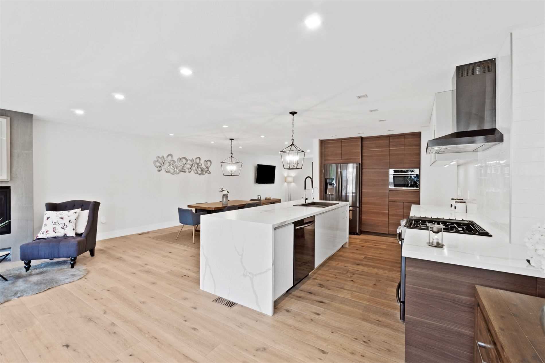 6043 Old Church Road
