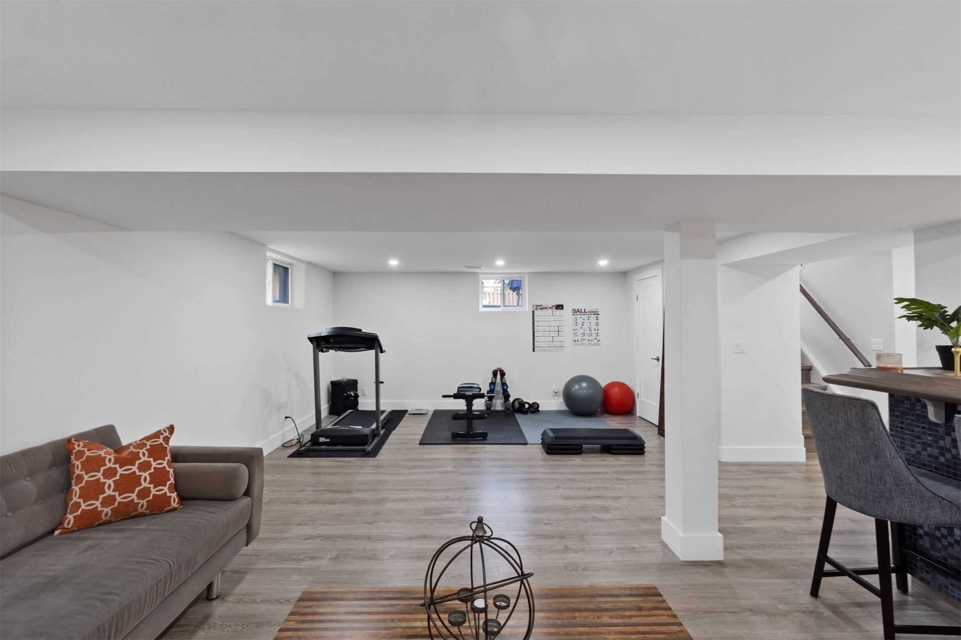 6043 Old Church Road