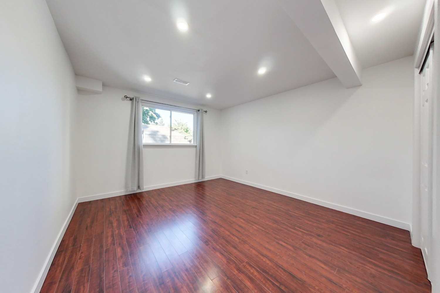 Listing W5776330 - Large Photo # 10