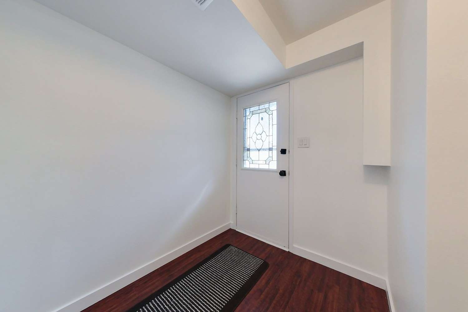 Listing W5776330 - Large Photo # 2