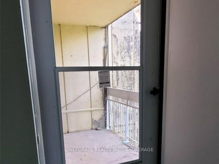 Listing W5777027 - Large Photo # 3