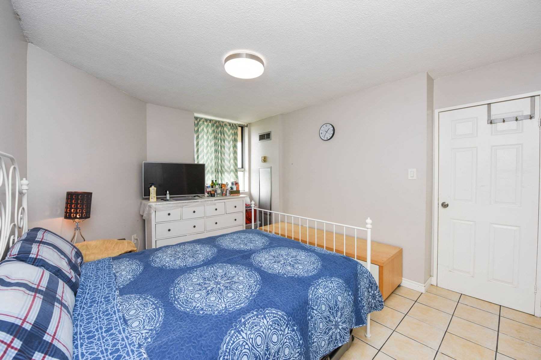 234 Albion Rd, #804