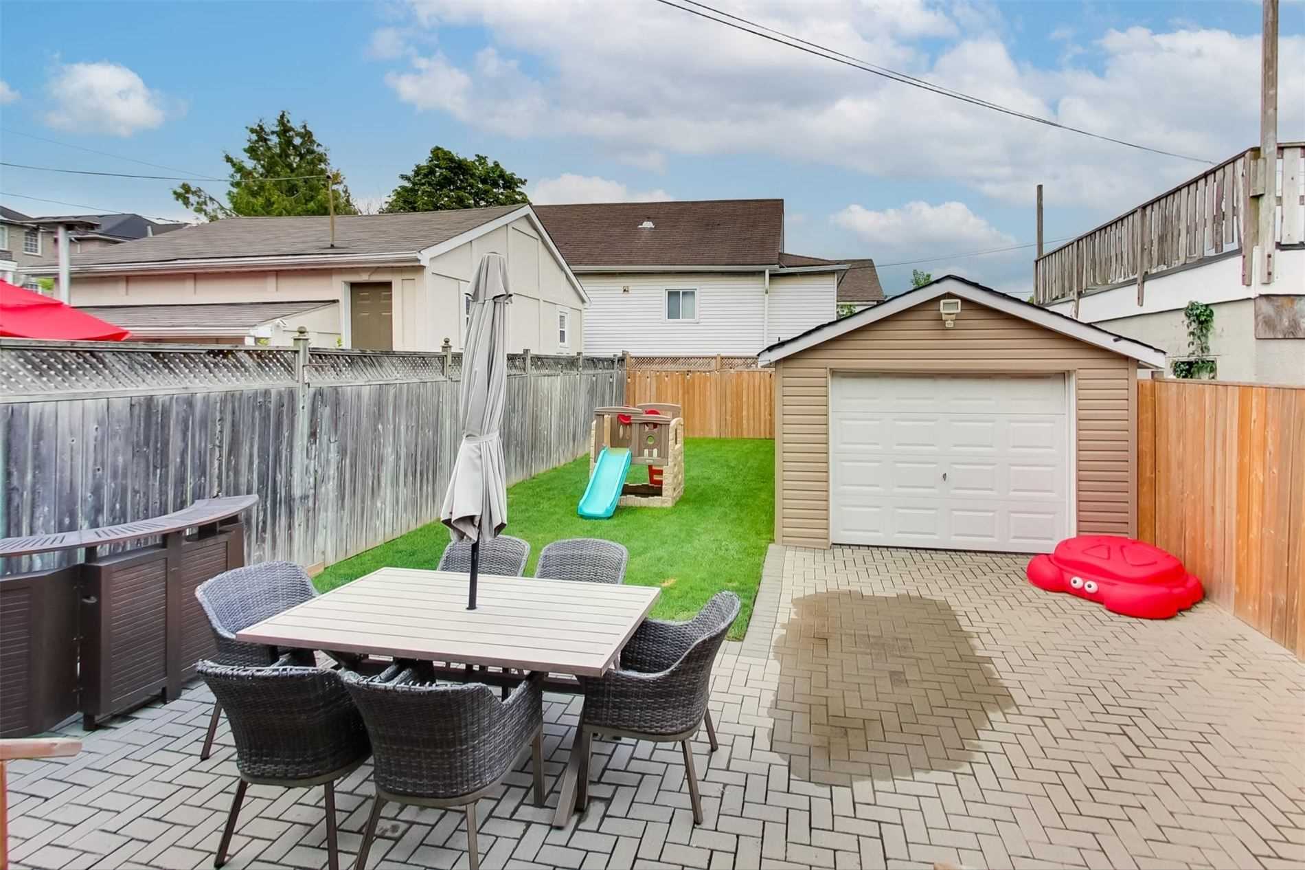 71 Kersdale Avenue