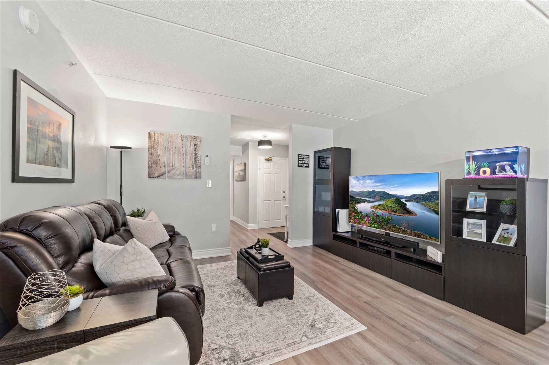1491 Maple Avenue, #111