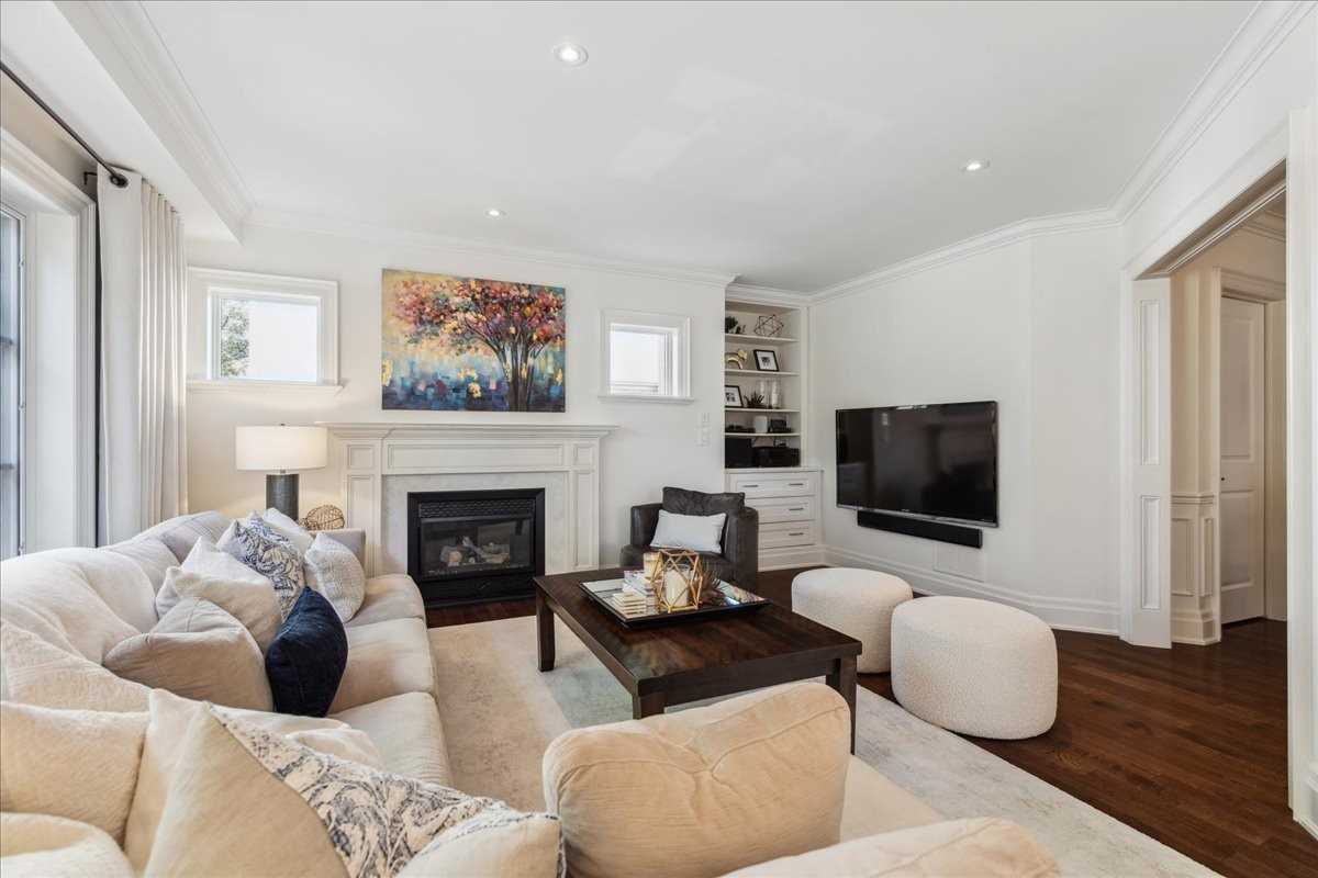 323 Maple Ave