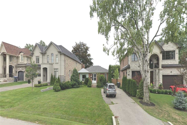 490 Avonwood Dr, Mississauga