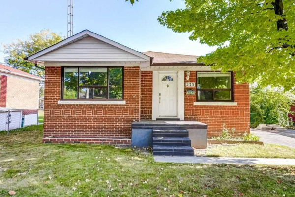 235 Southview Rd, Oakville