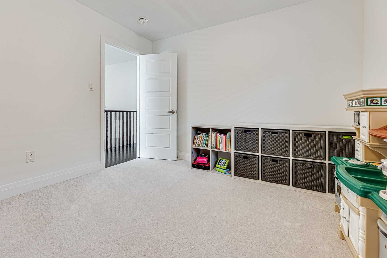 816 Sumac Crescent