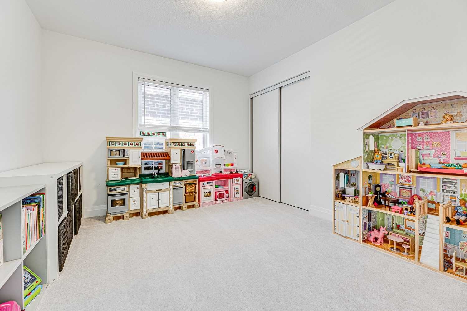 816 Sumac Crescent