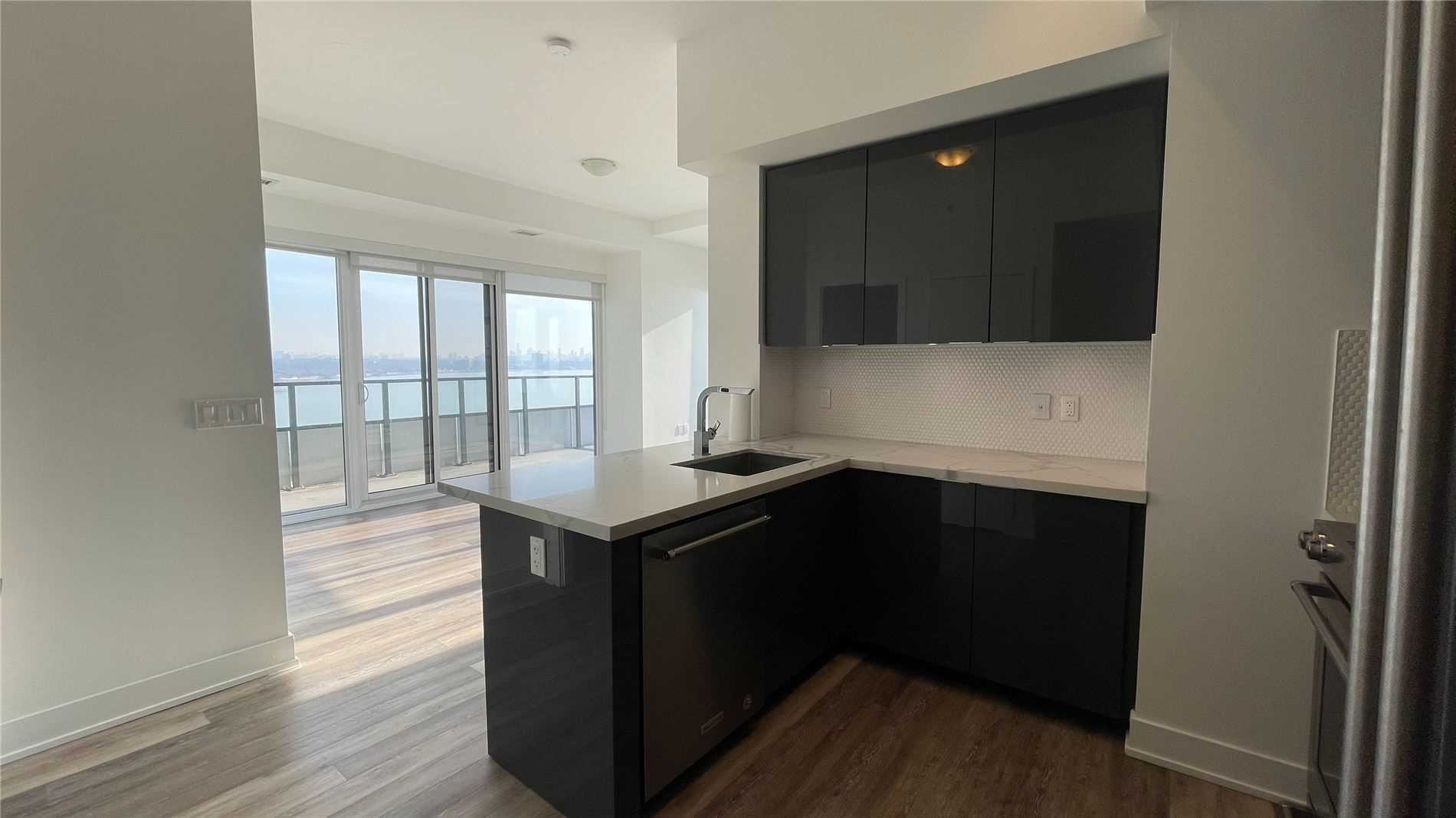 20 Shore Breeze Dr, #1107