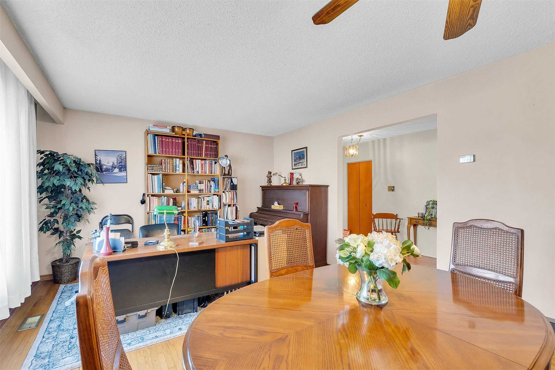 71 Watson Cres