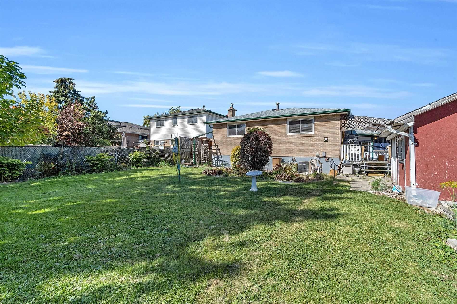 71 Watson Cres