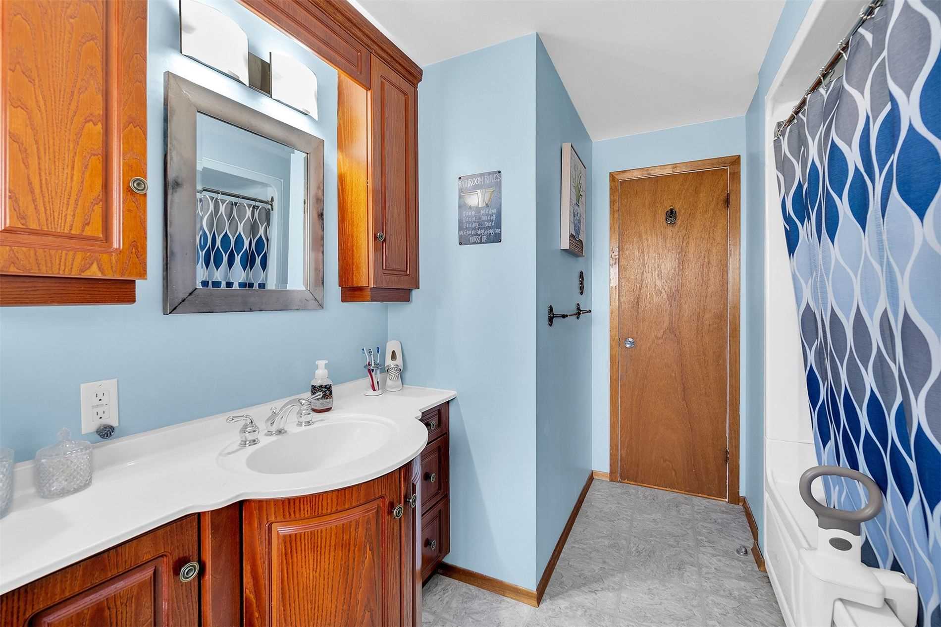 71 Watson Cres