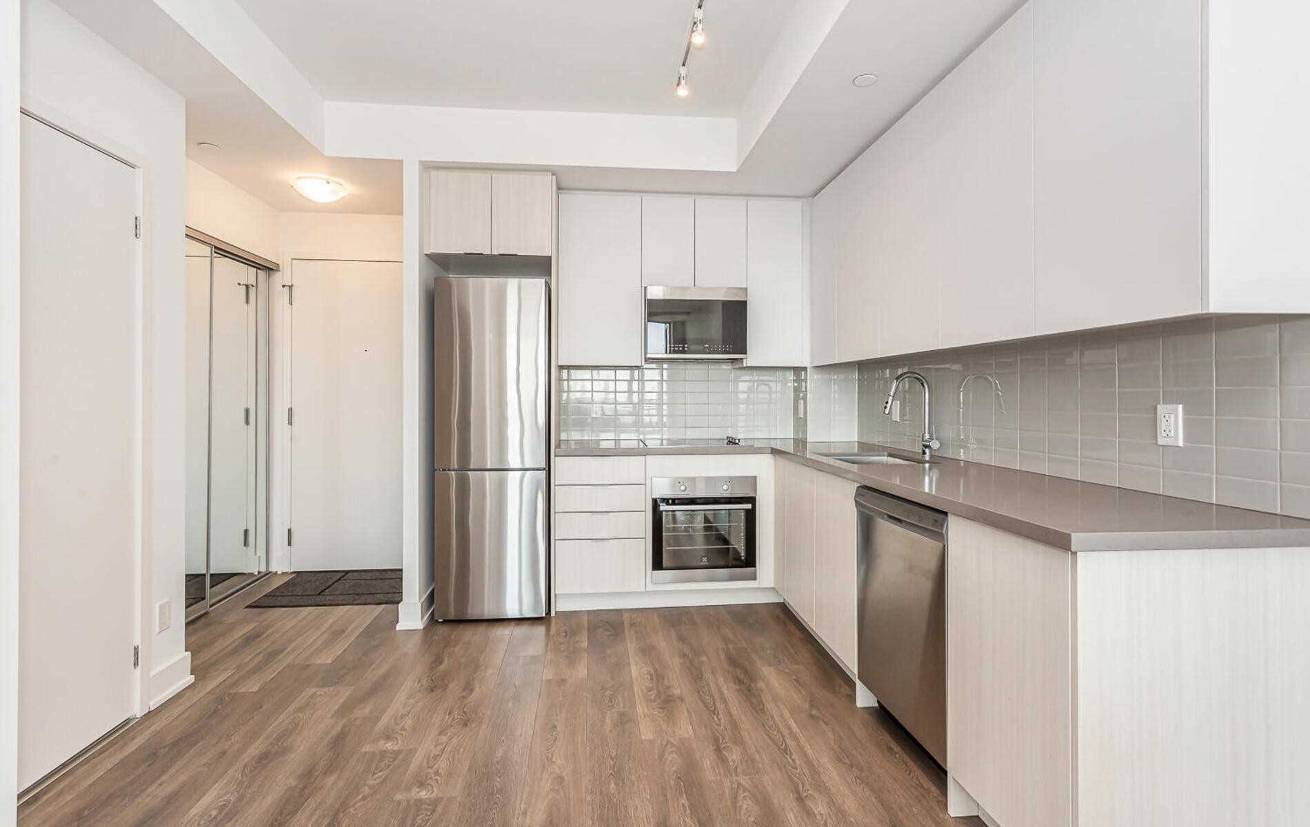 297 Oak Walk Dr, #1502