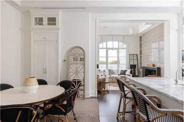 300 Randall St, Oakville
