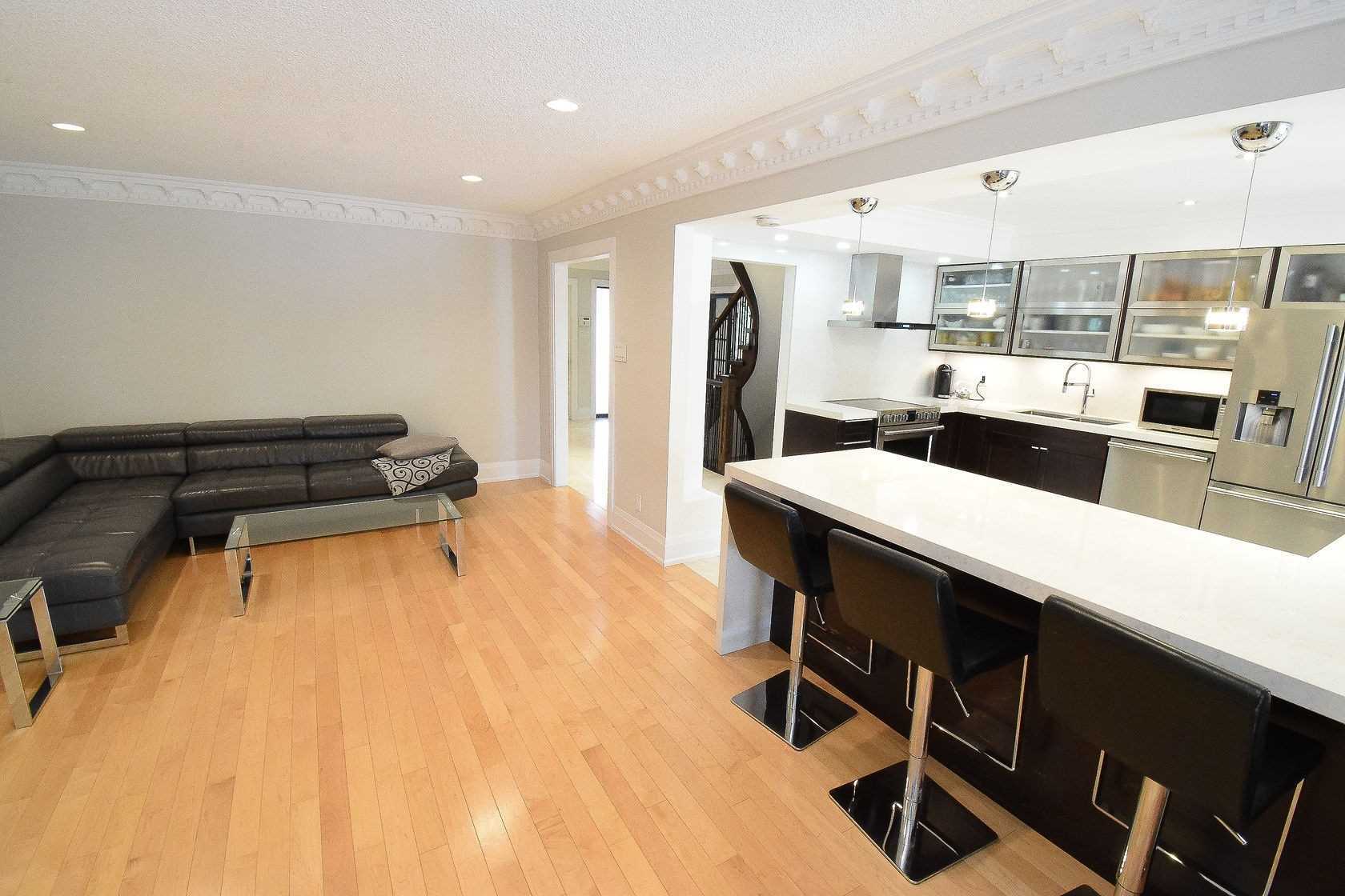 1414 Cawthra Rd