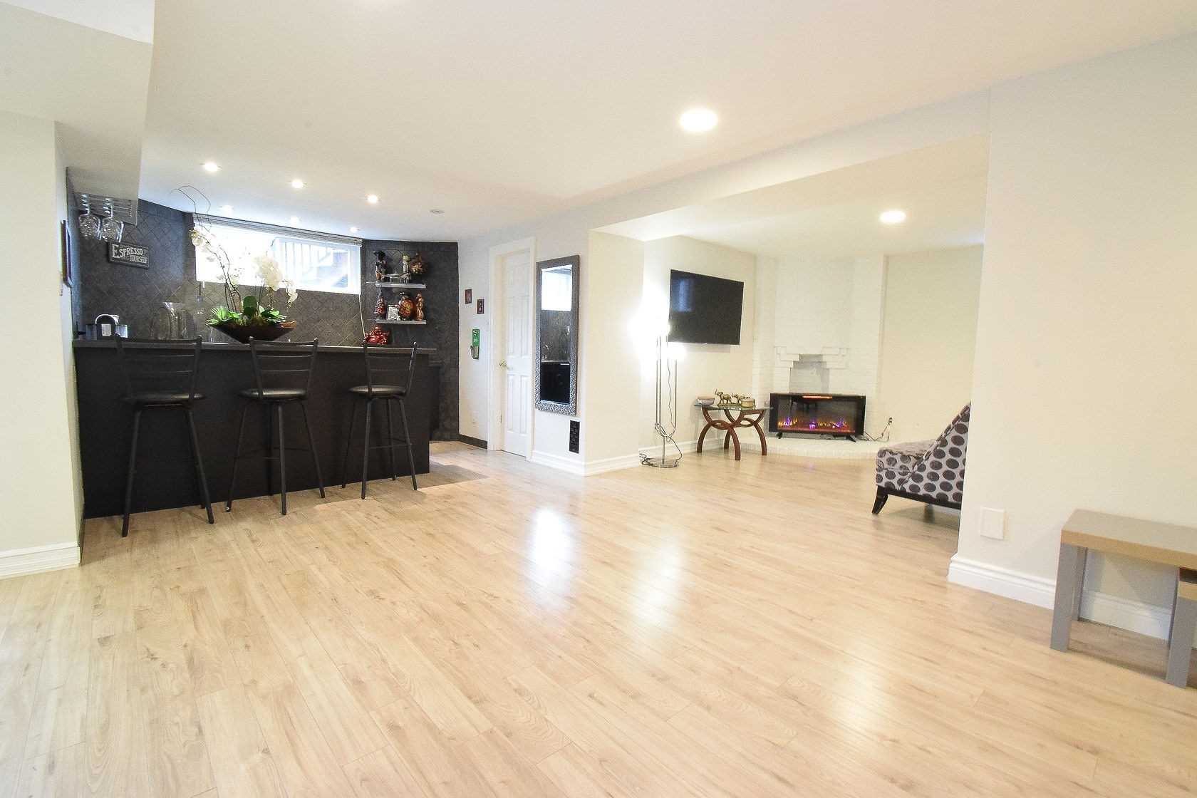 1414 Cawthra Rd