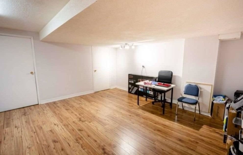 6950 Tenth Line W, #29